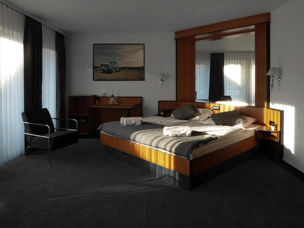 Hotel Am Malerwinkel Wertheim Εξωτερικό φωτογραφία